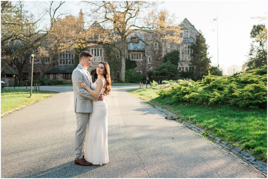 Skylands Manor engagement session couple posing
